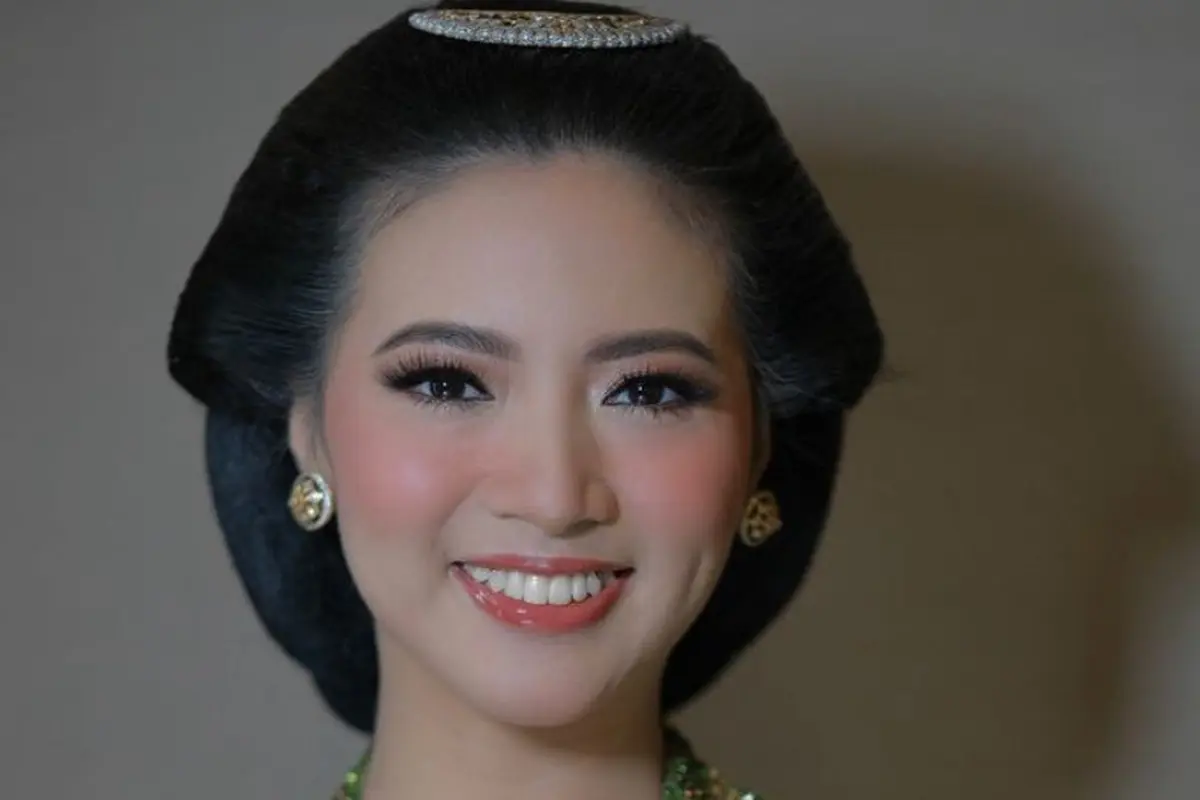 Angela Perkasa Putri Andika Perkasa saat menjalani prosesi pernikahan