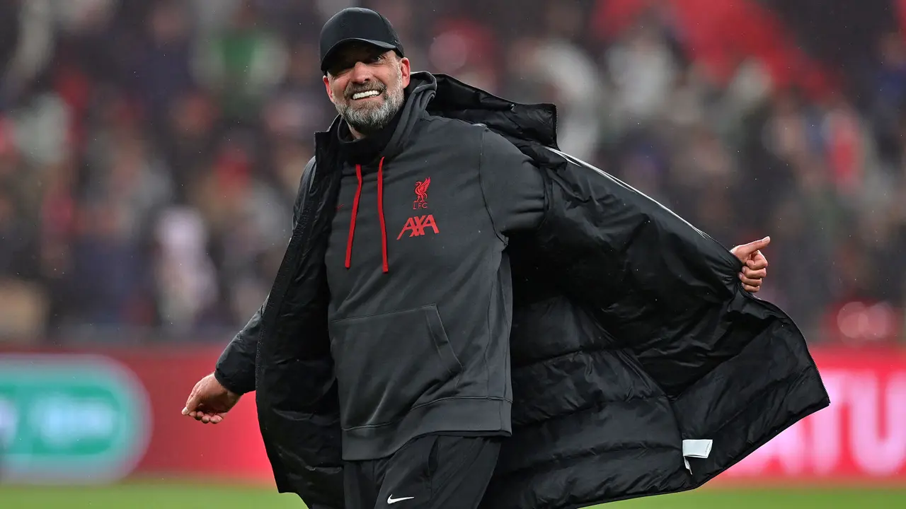 Foto: Senyum Semringah Jurgen Klopp saat Bawa Liverpool Sabet Trofi Carabao Cup di Musim Terakhirnya