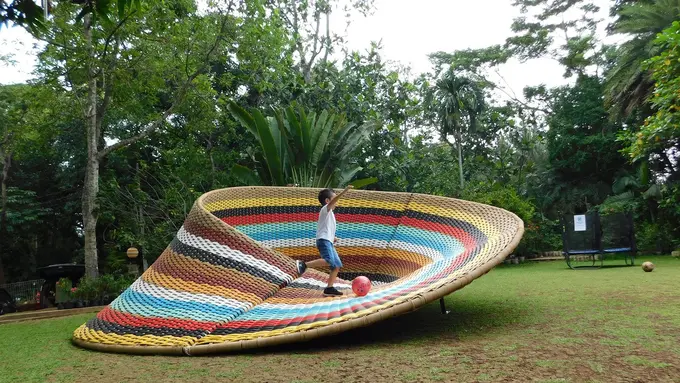 Instalasi seni anyaman