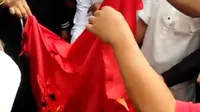 Aliansi Masyarakat Anti Komunis Karawang menggelar aksi menolak Rancangan Undang-Undang Haluan Ideologi Pancasila (HIP), di depan Gedung DPRD Karawang. (Liputan6.com/ Abramena)