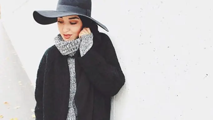 10 Potret Style dengan Topi yang Buat Weekendmu Fashionable