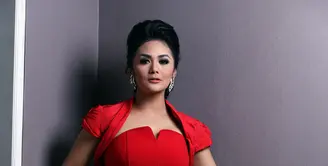 Bagi Krisdayanti  RA. Kartini adalah simbol keberanian. (M. Akrom Sukarya/Bintang.com)