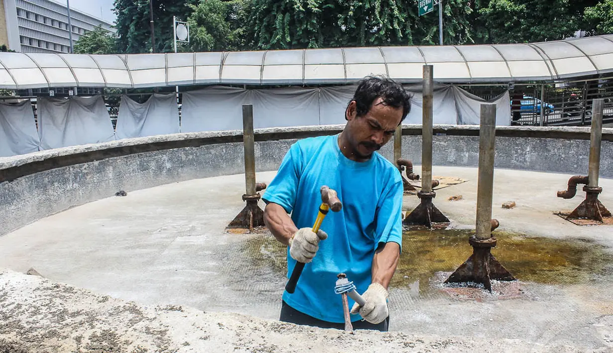 Air mancur ini diperindah agar kawasan Kota Tua kian nyaman, Jakarta, Rabu (5/11/2014). (Liputan6.com/Faizal Fanani)  