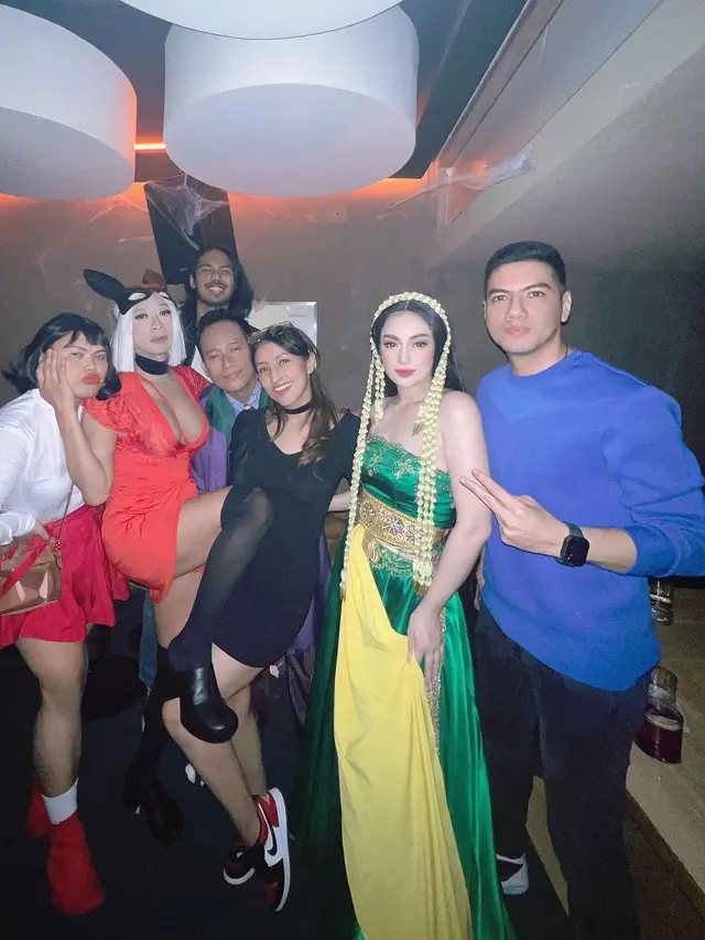 Celine Evangelista tampil cantik ala Nyi Roro Kidul