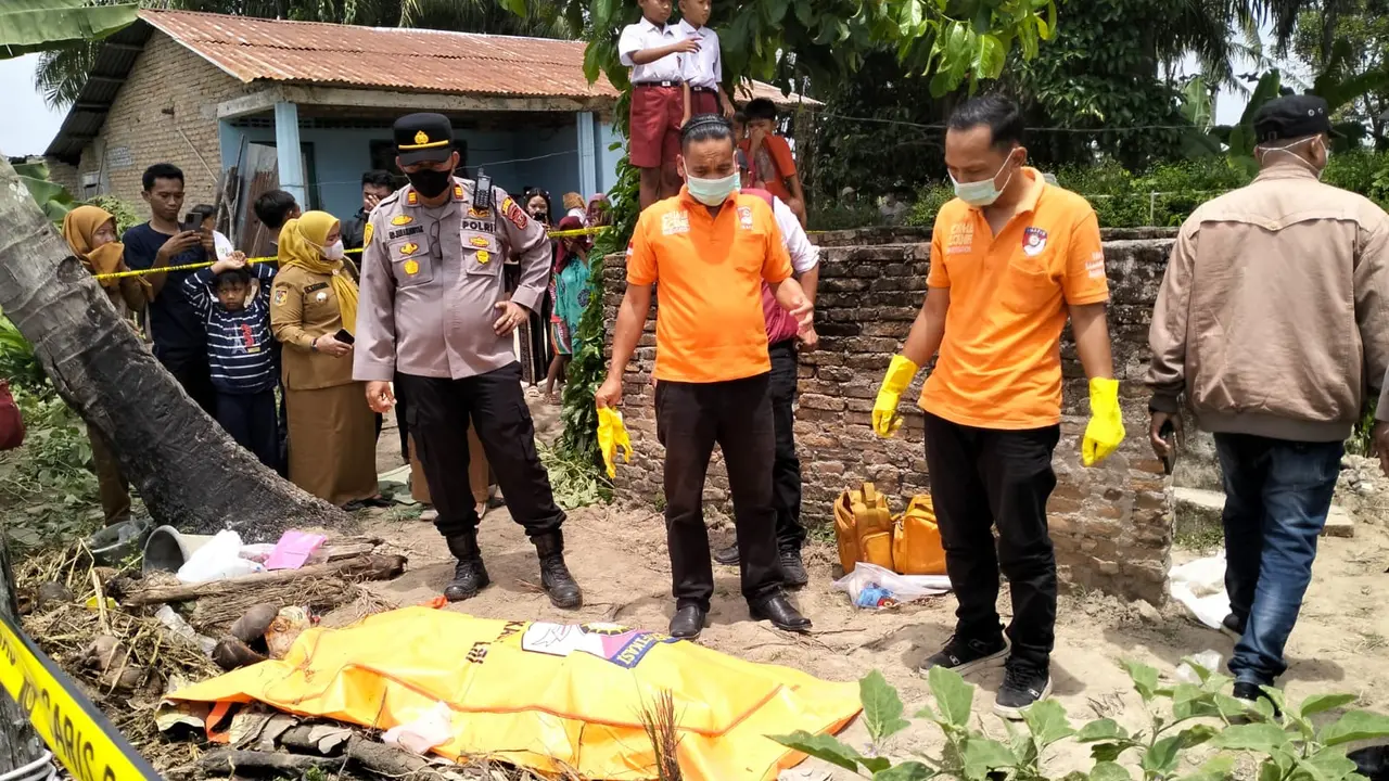 Jasad wanita ditemukan terkubur di tumpukan sampah