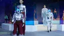 Robot humanoid dan model-model ikut serta dalam MACH33: Physical AI Fashion Show dari Galaxy Corporation di Seoul, Korea Selatan, Kamis 28 Mei 2026. (AP Photo/Ahn Young-joon)