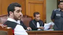 Aktor Fachri Albar menjalani sidang perdana kasus narkoba yang menjeratnya Februari 2018 silam. Sidang digelar di Pengadilan Negeri Jakarta Selatan Senin (15/5/2018). (Nurwahyunan/Bintang.com)