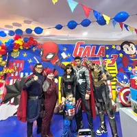 Jumat, 17 Juli 2023, Gala Sky Andriansyah berusia tiga tahun. Untuk merayakannya, diadakanlah pesta ulang tahun dengan tema superhero. Fuji dan keluarga pun tampil kompak kenakan kostum ala tokoh Marvel. [Instagram].