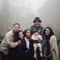 Potret kebersamaan para pemain film Keluarga Cemara 2 (Sumber: Instagram/ringgoagus)