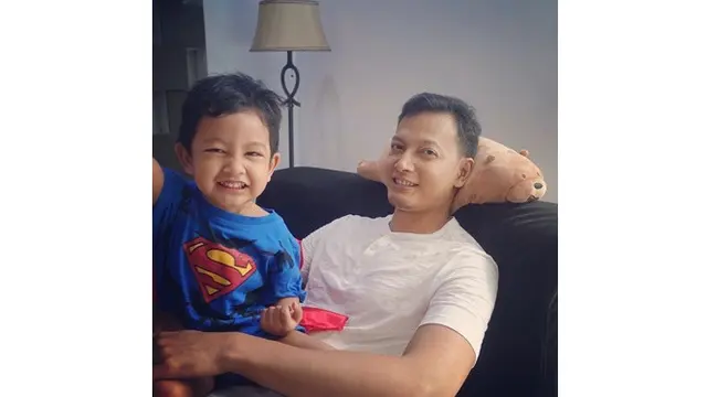 Jarang Terekspos, Ini 6 Potret Lucu Hasan Anak Fedi Nuril