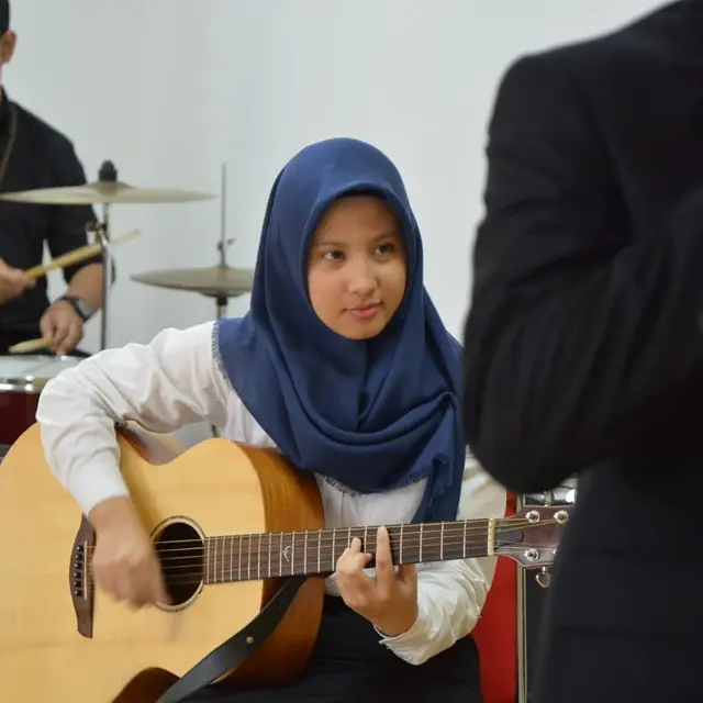 Masih Ingat Si Tomboi Agni Idola Cilik? Ini 6 Potret Terbarunya