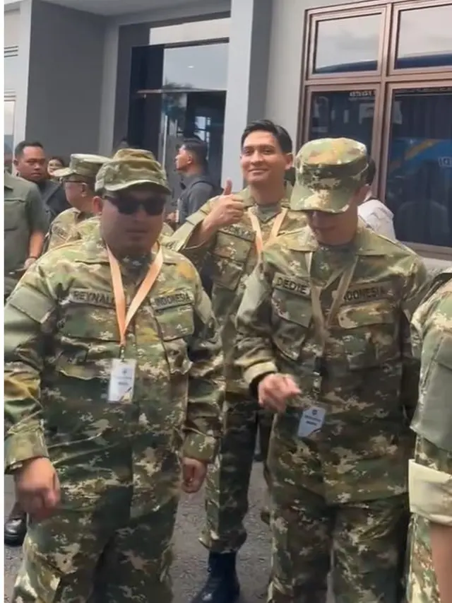 6 Potret Aktor Lucky Hakim di Retret Kepala Daerah, Semangat Demi Warga Indramayu