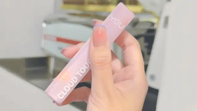 Kolaborasi Pertama Brand Kecantikan dengan NFT Art, YOU Beauty Luncurkan Produk Lip Tint