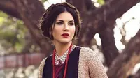 Berhenti dari Bintang Porno, Sunny Leone Pilih Jadi Produser