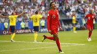 Gelandang Inggris, Dele Alli, merayakan gol yang dicetaknya ke gawang Swedia pada laga perempat final Piala Dunia di Samara Arena, Samara, Sabtu (7/7/2018). Inggris menang 2-0 atas Swedia. (AP/Matthias Schrader)