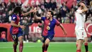 Pada menit ke-89, tandukan Eric Garcia menutup pesta gol Barcelona di markas Sevilla. (CRISTINA QUICLER/AFP)