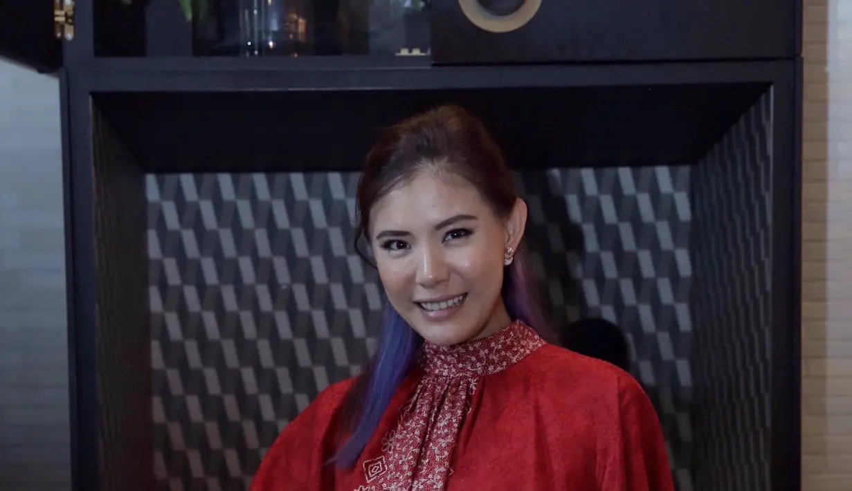 Bukan hal yang mudah untuk menyeleksi ratusan film dalam negeri yang masuk. Bersama dengan aktor senior lainnya, Lukman Sardi. Tahun ini, ia menyebut ada 150 juri untuk menseleksinya. (Galih W. Satria/Bintang.com)