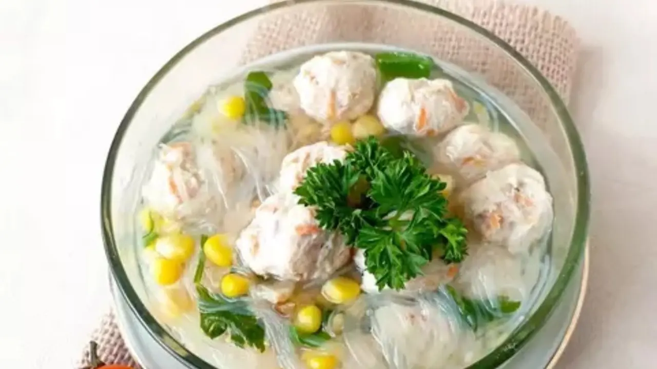 Resep bola-bola ayam. (dok. Cookpad @noviiiana)