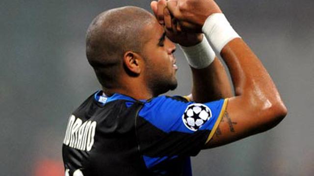 Adriano Berganti Kostum Di Bursa Januari Bola Liputan6 Com