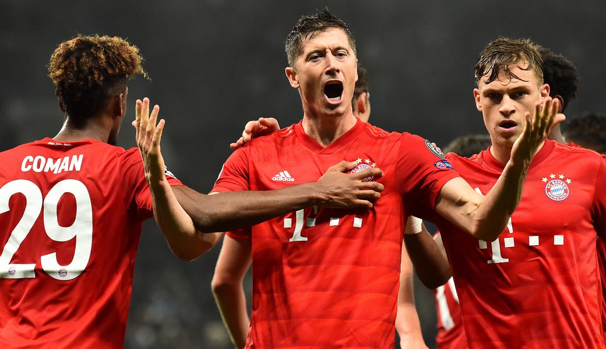 1. Robert Lewandowski (Bayern Munchen / 54 Gol dari 81 laga Liga Champions) - Bomber asal Polandia ini memang merupakan tipikal striker nomor sembilan yang memiliki naluri tinggi dalam mencetak gol. (AFP/Glyn Kirk)