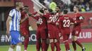 Pemain Liverpool merayakan gol yang dicetak oleh Naby Keita ke gawang Monterrey pada laga semifinal Piala Dunia Antarklub 2019 di Khalifa International Stadium, Qatar, Kamis, (19/12). Liverpool menang 2-1 atas Monterrey. (AP/Hassan Ammar)