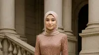 5 Model Gamis Brokat Idul Adha 2025 yang Cocok untuk Usia 20-an, Cekidot!