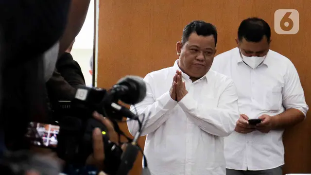 Senyum Kuat Maruf di Sidang Pembacaan Duplik Penasehat Hukum atas Replik Jaksa Penuntut Umum