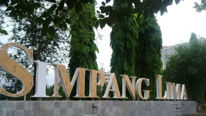 Tahun Baru, Apa yang Anyar di Simpang Lima Semarang?
