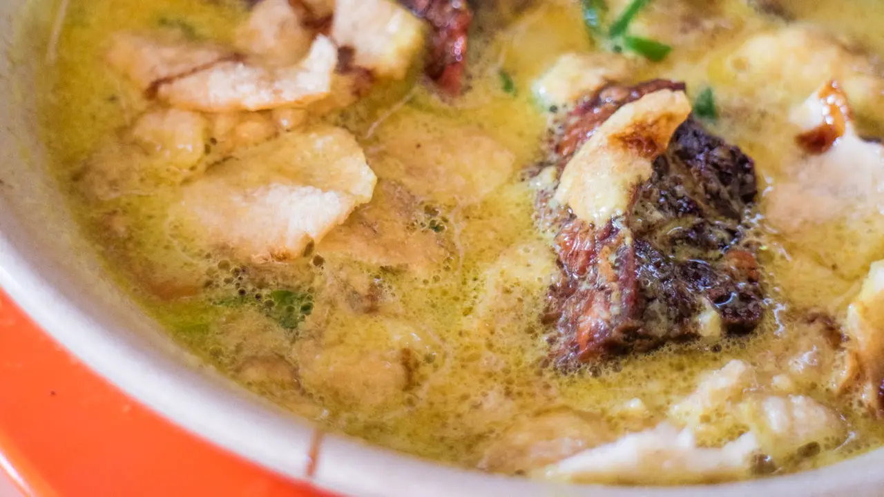 Adu Kelezatan Dua Restoran Soto Betawi Legendaris