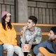 Fenomena social climber menggambarkan upaya seseorang meningkatkan posisi sosial melalui lingkungan pergaulan, relasi, dan akses terhadap jaringan yang dianggap lebih bergengsi. (Foto/Dok: Pexels)