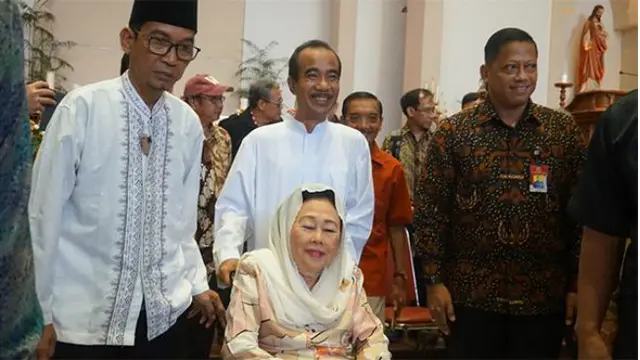 Sinta Nuriyah Wahid Mengunjungi Gereja Santa Maria Tak Bercela
