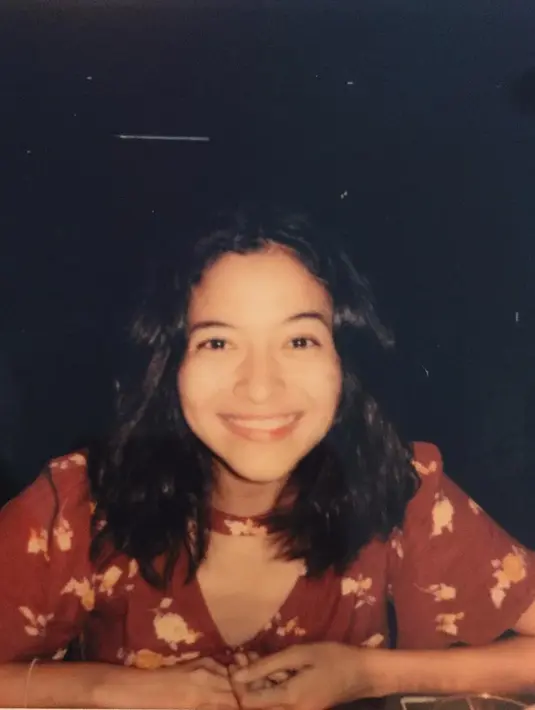 “Panca inderaku akan setia menemani langkahmu....kataku saat kulihat kekhawatiran berlarian liar di matamu”. Selain wajahnya yang cantik, kalimat puitis Putri Marino ini sepertinya yang meluluhkan hati Chicco Jerikho. (Instagram/putrimarino)