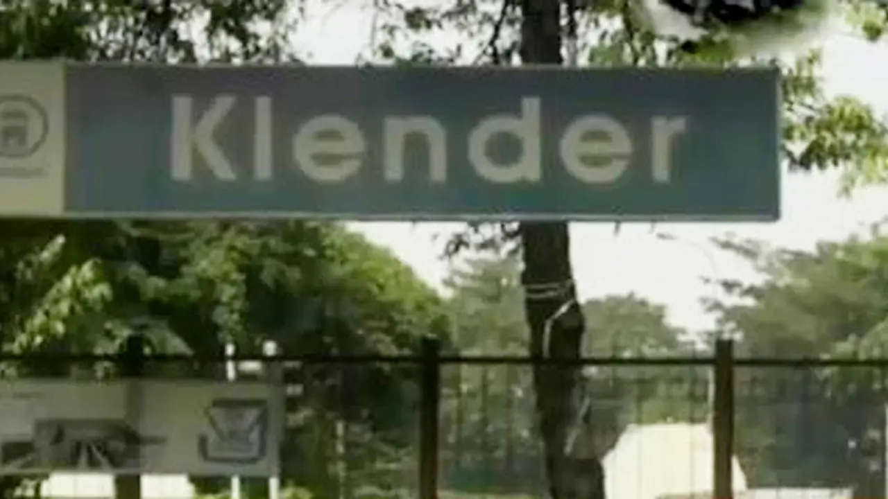 Polisi Gelar Olah TKP Penyebab Kebakaran Stasiun Klender