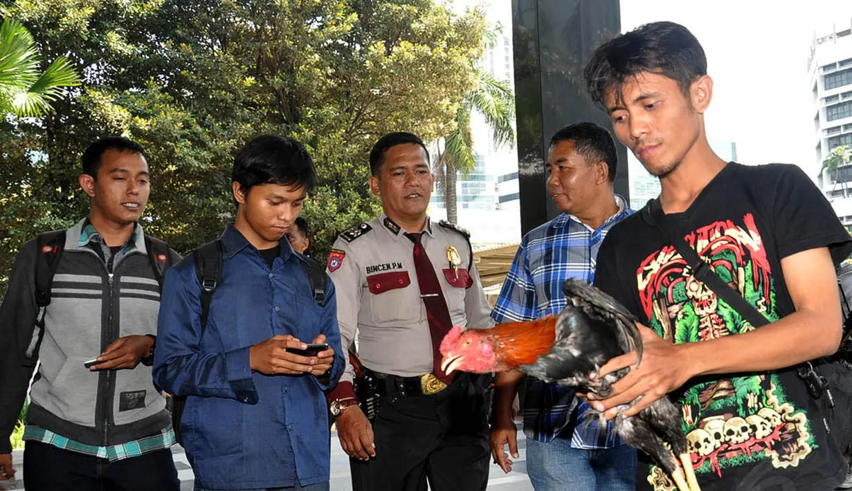 GAMPAK mendesak agar lembaga pimpinan Abraham Samad itu mengusut tuntas korupsi di Kementerian Enegri dan Sumber Daya Mineral (ESDM), Jakarta, (23/9/14). (Liputan6.com/Miftahul Hayat)