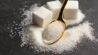 Hendaknya konsumsi gula sesuai aturan kesehatan. (Foto: Freepik/fabrikasimf)