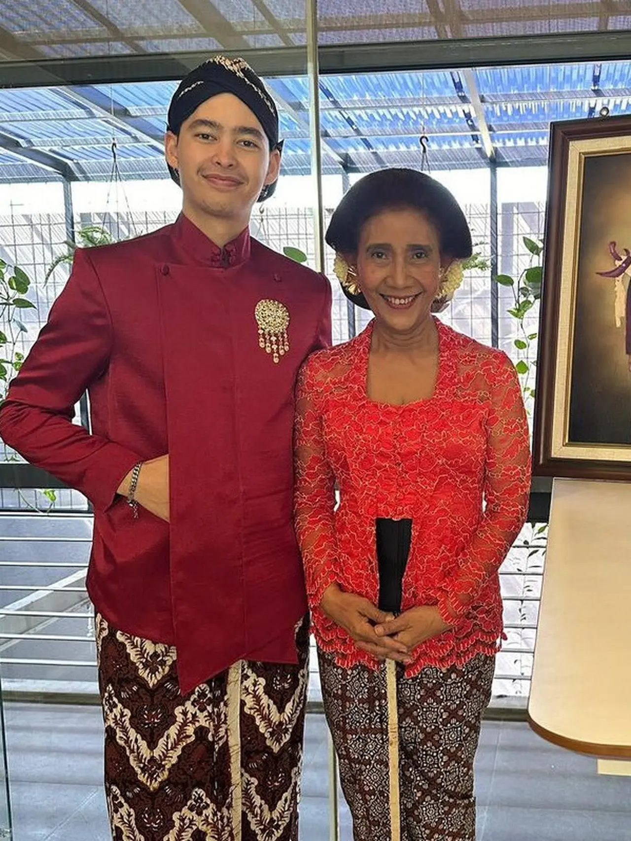 6 Pesona Alvy Xavier Anak Bungsu Susi Pudjiastuti, Gagah dengan Beskap ...