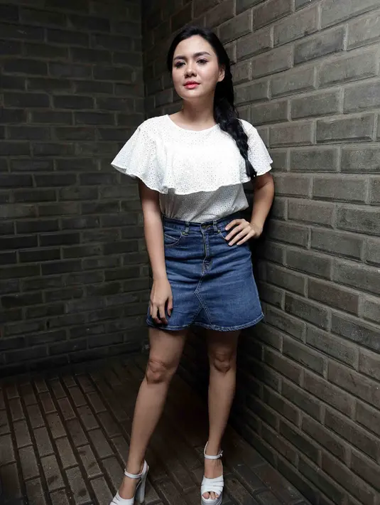 Bagi penyanyi kelahiran Cilacap, 29 tahun silam itu, kolaborasi dengan DJ Amanda merupakan tantangan tersendiri. Pasalnya, selama ini, ia mengaku kurang menggeluti musik house. (Deki Prayoga/Bintang.com)