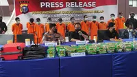Konferensi pers pengungkapan 80 kiligram narkoba jenis sabu di Polda Riau. (Liputan6.com/M Syukur)