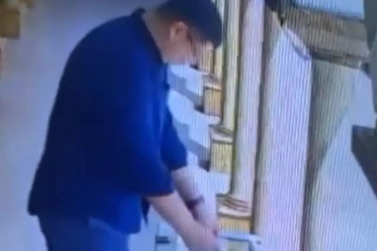 Viral Pria Tempelkan Barcode QRIS Palsu di Kotak Amal Masjid, Ini Fakta-Faktanya