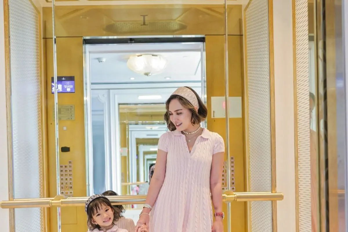 Gaya Kembar Shandy Aulia dan Claire jadi Miss Dior, Tenteng Tas Seharga Puluhan Juta
