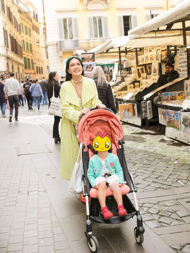 8 Potret Seru Shandy Aulia Liburan di Italia, Bahagia Berdua dengan Anak