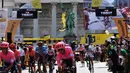 Peserta saat mengikuti Tour de France (TdF) 2019 dari kota Brussels, Belgia (7/7/2019). Sebanyak duapuluh dua tim professional divisi 1 (176 pembalap, setiap tim diperkuat 8 orang) mengikuti Tour de France (TdF) 2019. (Liputan6.com/HO/Arie Asona)