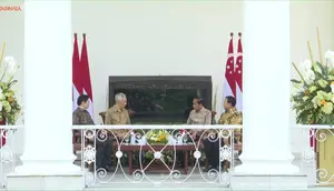 Presiden Jokowi didampingi Menhan sekaligus presiden terpilih RI Prabowo Subianto bertemu PM Singapura Lee Hsien Loong di Istana Bogor, Senin (29/4/2024). Lee didampingi Wakil PM Singapura Lawrance Wong yang akan menggantikan dirinya sebagai PM Singapura pada Mei 2024. (Foto: Youtube Sekretariat Presiden)