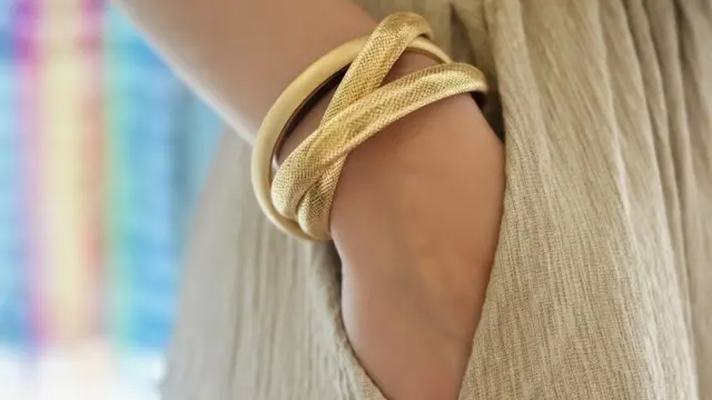 Gelang Lebar Baja Titanium Ular (Gemini AI)