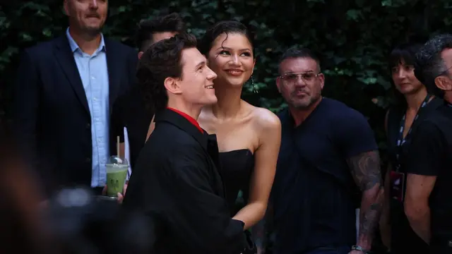 Busana Serasi Zendaya dan Tom Holland, Mesra di Karpet Merah Setelah 5 Tahun