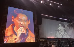 Afgan Gelar Retrospektif: The Concert di Jakarta, Hipnotis Penggemar Bersenandung Bersama