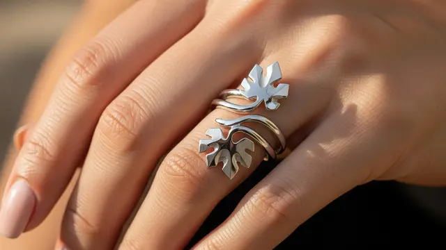 Cincin Model Daun Anggur yang Cantik dan Estetik