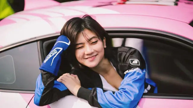 6 Potret Seleb Wanita yang Punya Hobi Ngedrift, Ada yang Jadi Juara