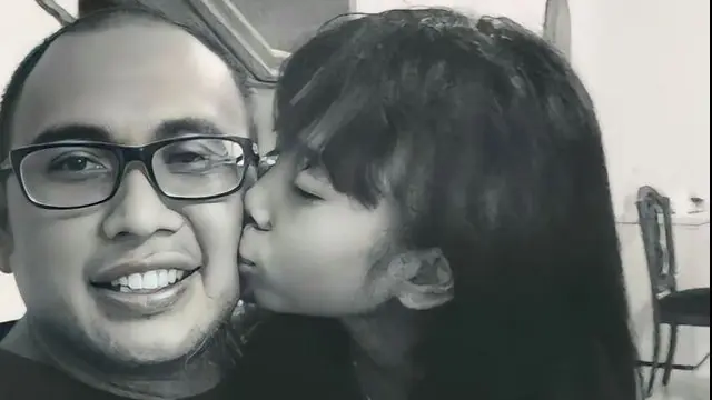 6 Foto Lawas Azizah Salsha Kecil Bersama Ayahnya, Andre Rosiade Muda Curi Perhatian