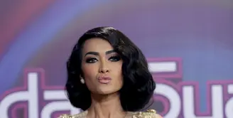 Ditengah kesibukannya sebagai penyanyi, bintang film, presenter, Julia Perez harus menyelesaikan kuliahnya di Fakultas Hukum Universitas Bung Karno. (Andy Masela/Bintang.com)